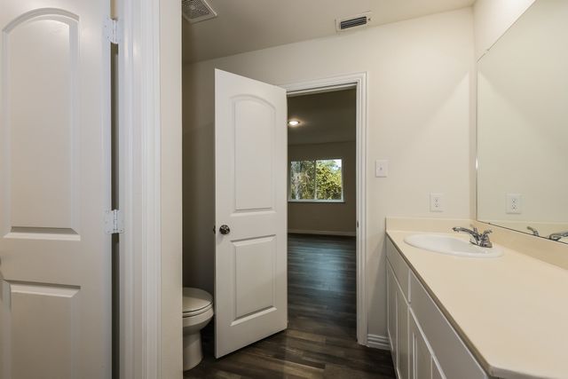 127 Holiday Drive, Gun Barrel City, TX 75156