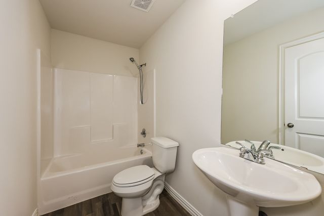 127 Holiday Drive, Gun Barrel City, TX 75156