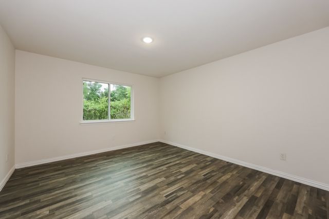 127 Holiday Drive, Gun Barrel City, TX 75156