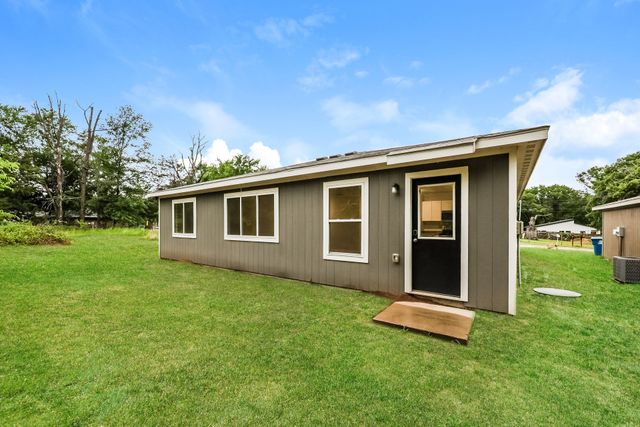 127 Holiday Drive, Gun Barrel City, TX 75156
