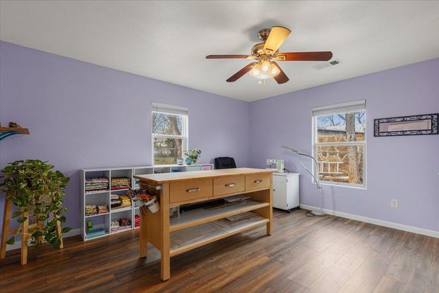 503 E Bluebonnet LN, Johnson City, TX 78636