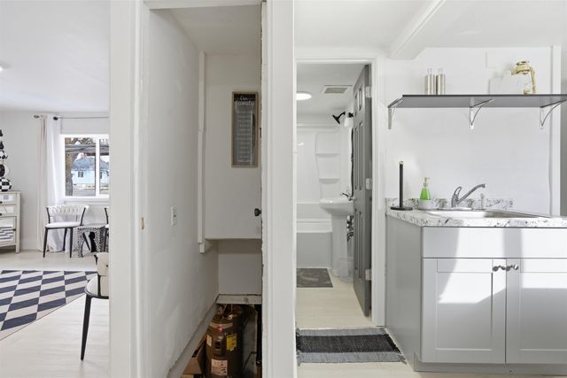 222 E Hoffman Ave, Spokane, WA 99207