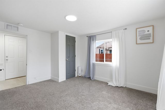 222 E Hoffman Ave, Spokane, WA 99207