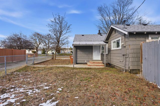 222 E Hoffman Ave, Spokane, WA 99207