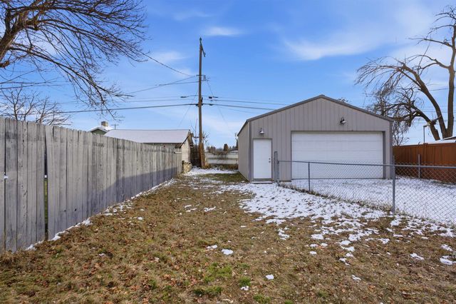 222 E Hoffman Ave, Spokane, WA 99207