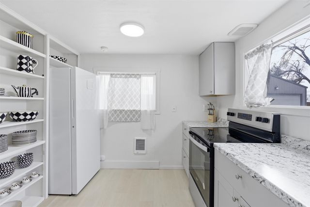 222 E Hoffman Ave, Spokane, WA 99207