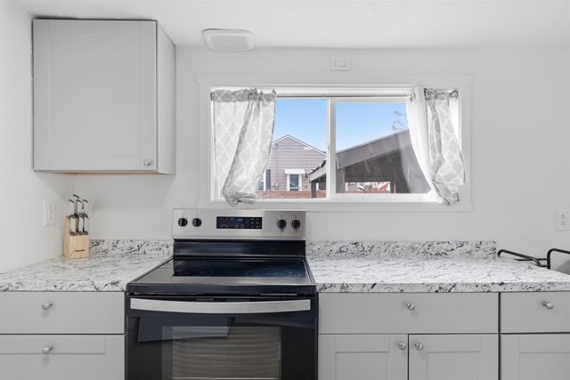 222 E Hoffman Ave, Spokane, WA 99207