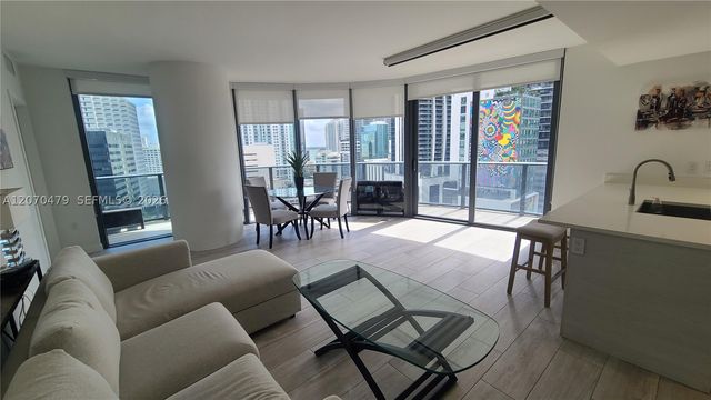 45 SW 9th St 1503, Miami, FL 33130