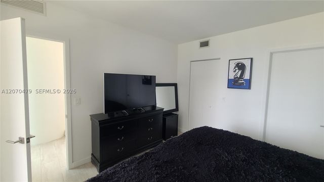 45 SW 9th St 1503, Miami, FL 33130