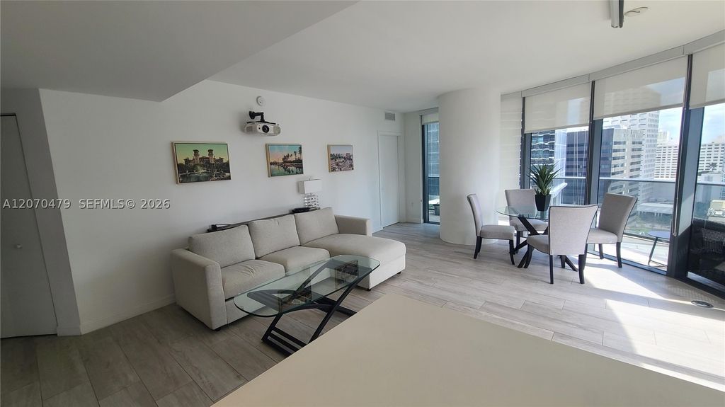 45 SW 9th St 1503, Miami, FL 33130