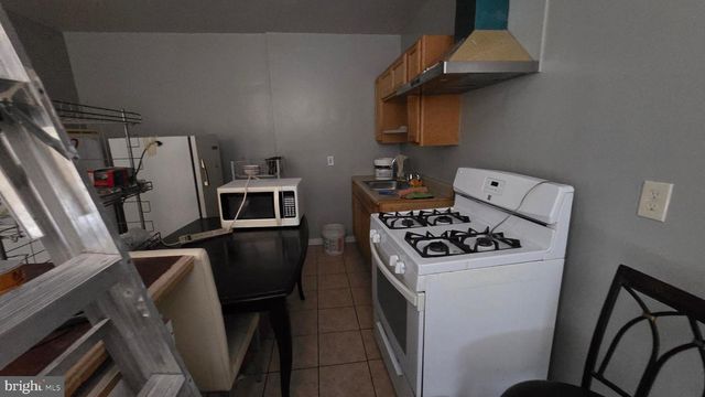 6101 PINE ST, Philadelphia, PA 19143