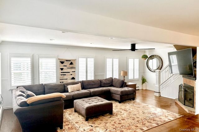 38 E Hamilton Avenue, Massapequa, NY 11758