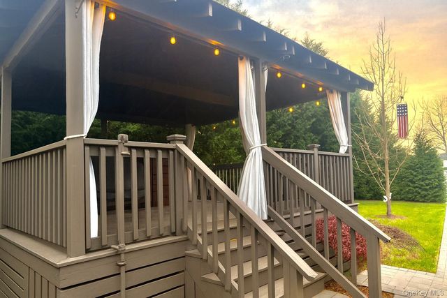 38 E Hamilton Avenue, Massapequa, NY 11758