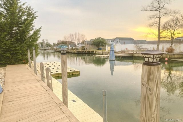 38 E Hamilton Avenue, Massapequa, NY 11758