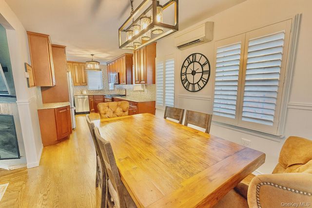 38 E Hamilton Avenue, Massapequa, NY 11758