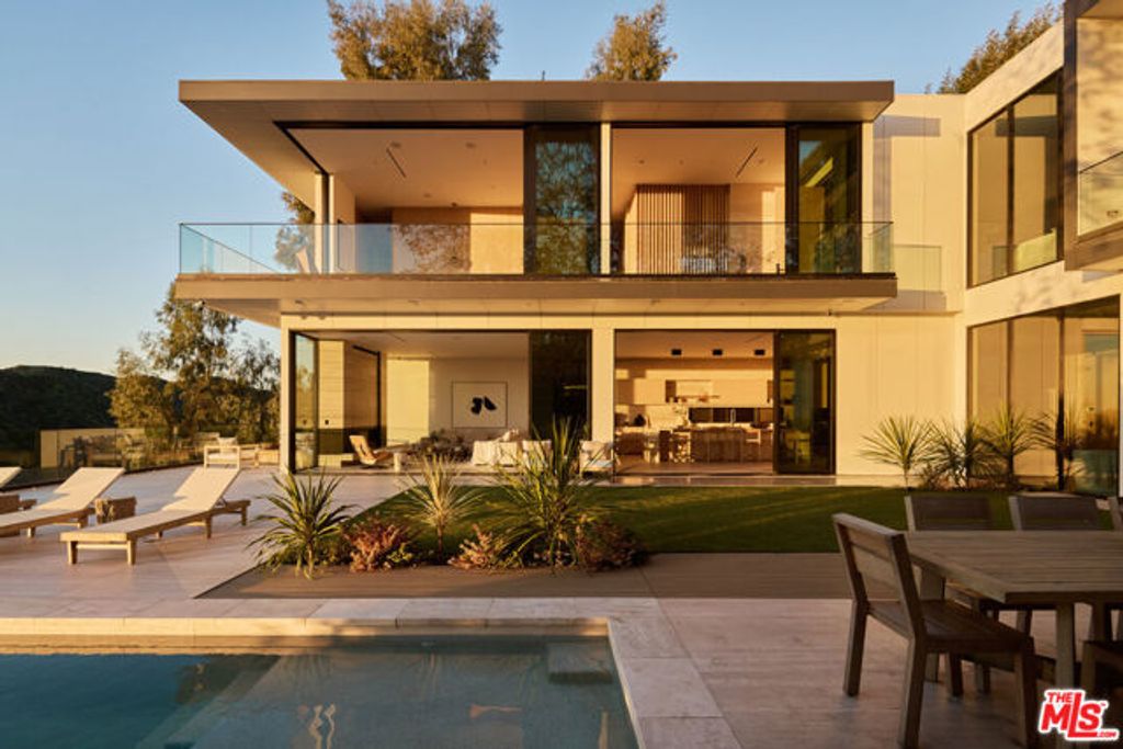 1149 Linda Flora Drive, Los Angeles, CA 90049