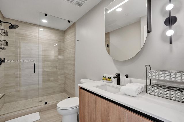 580 72nd St 905, Miami Beach, FL 33141