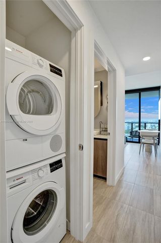 580 72nd St 905, Miami Beach, FL 33141