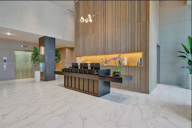 580 72nd St 905, Miami Beach, FL 33141