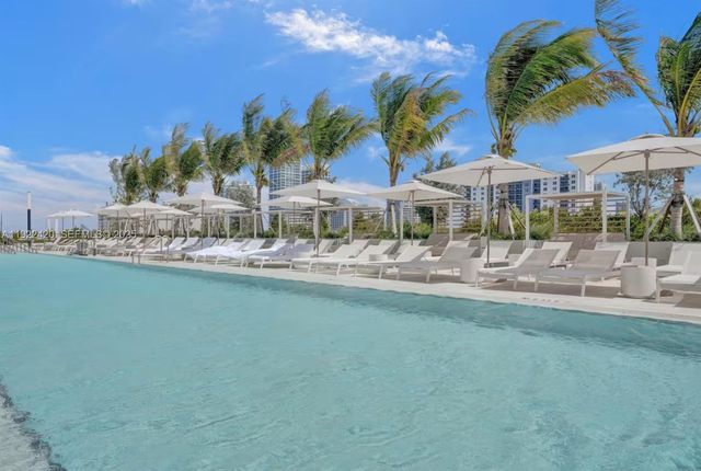 580 72nd St 905, Miami Beach, FL 33141