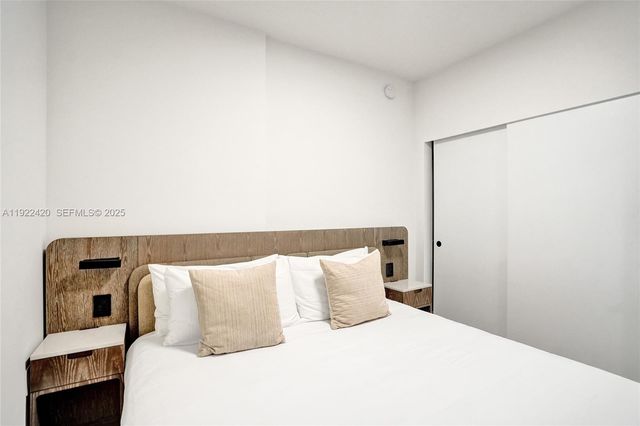 580 72nd St 905, Miami Beach, FL 33141