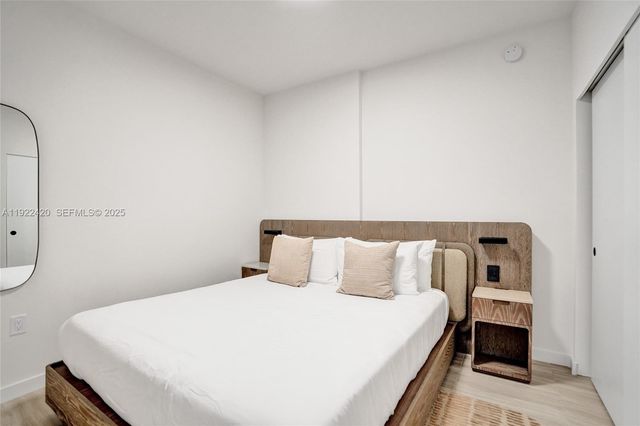 580 72nd St 905, Miami Beach, FL 33141