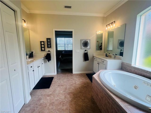 14265 Manchester DR, Naples, FL 34114