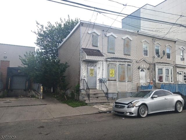 648 S 11Th St, Newark City, NJ 07103