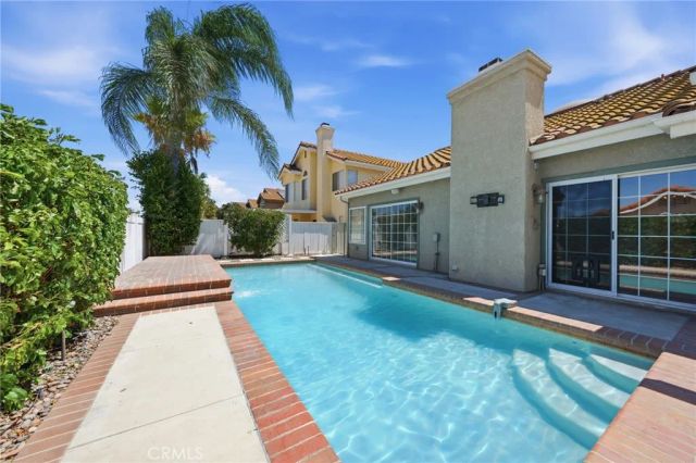 1367 Pajero, Corona, CA 92882