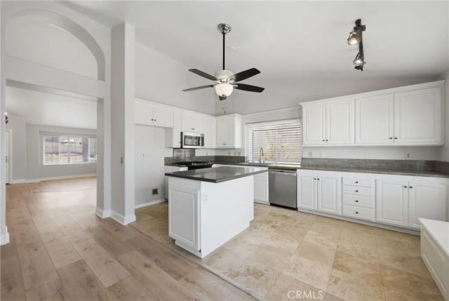 1367 Pajero, Corona, CA 92882