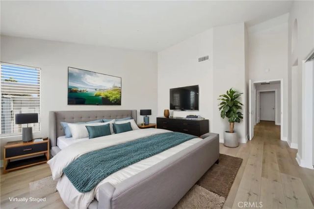 1367 Pajero, Corona, CA 92882