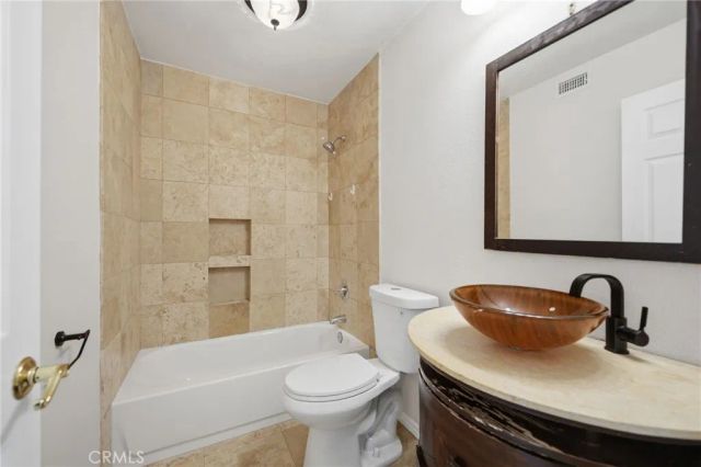 1367 Pajero, Corona, CA 92882