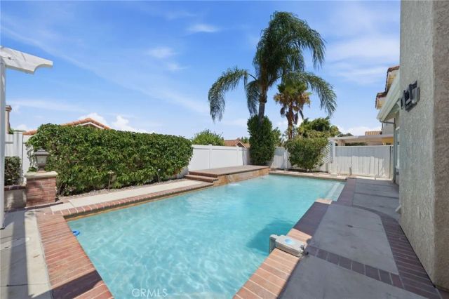 1367 Pajero, Corona, CA 92882