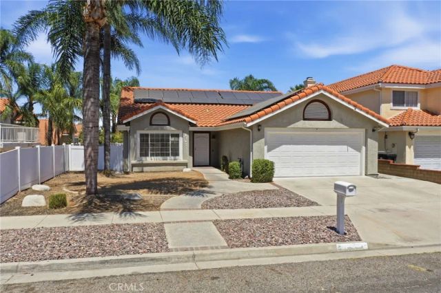 1367 Pajero, Corona, CA 92882