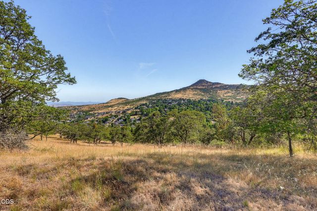 Aerial Heights Drive 154459-1, Medford, OR 97504
