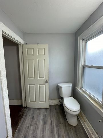 14200 Whitcomb Street, Detroit, MI 48227