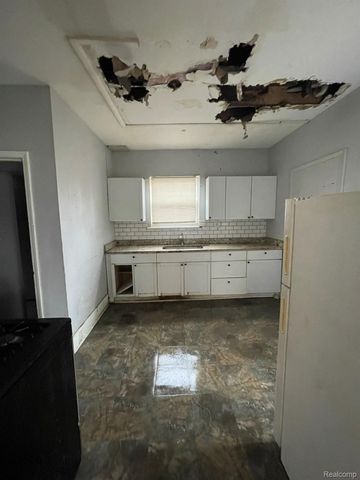 14200 Whitcomb Street, Detroit, MI 48227