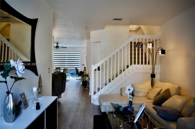 10814 NW 81st Ln, Doral, FL 33178