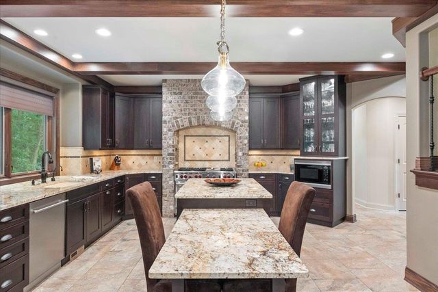 2203 Scoil Court, Waunakee, WI 53597