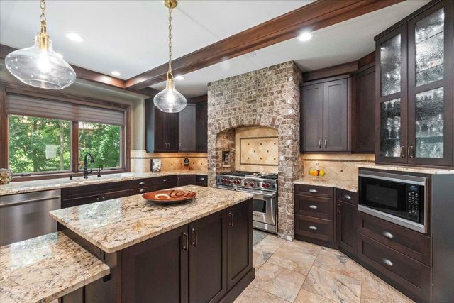 2203 Scoil Court, Waunakee, WI 53597