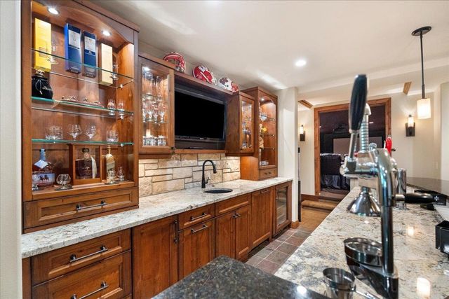 2203 Scoil Court, Waunakee, WI 53597