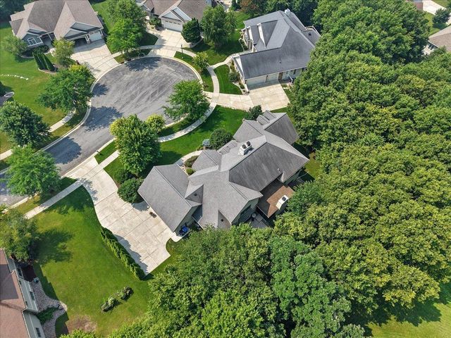 2203 Scoil Court, Waunakee, WI 53597