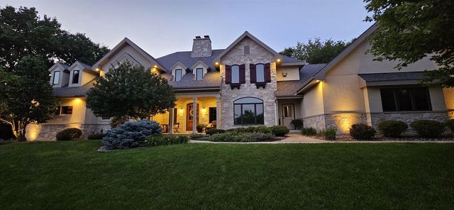 2203 Scoil Court, Waunakee, WI 53597