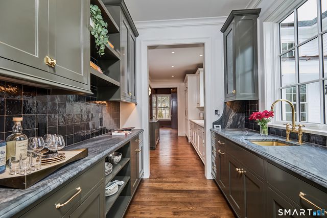 36 Maple Avenue South, Westport, CT 06880