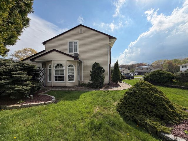 217 Audwin Drive, Islip Terrace, NY 11752