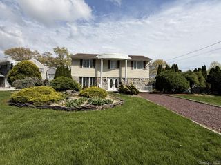 217 Audwin Drive, Islip Terrace, NY 11752