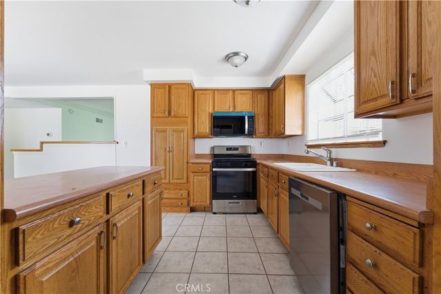 838 Rivera Street, Simi Valley, CA 93065