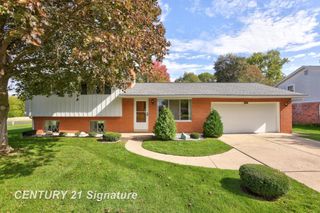 1908 W Packard Drive, Saginaw, MI 48638