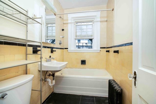 17 Greenleaf 15, Quincy, MA 02169