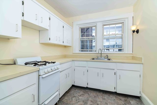17 Greenleaf 15, Quincy, MA 02169